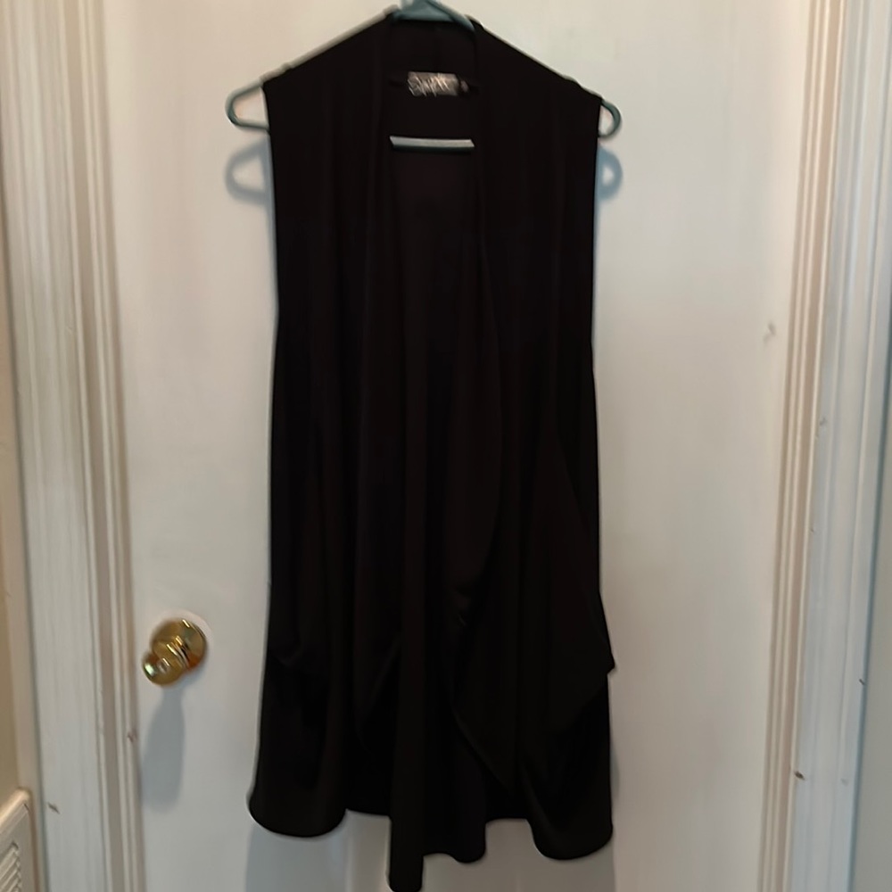 Simple’s black sleeveless tunic. Size 10  Good condition
